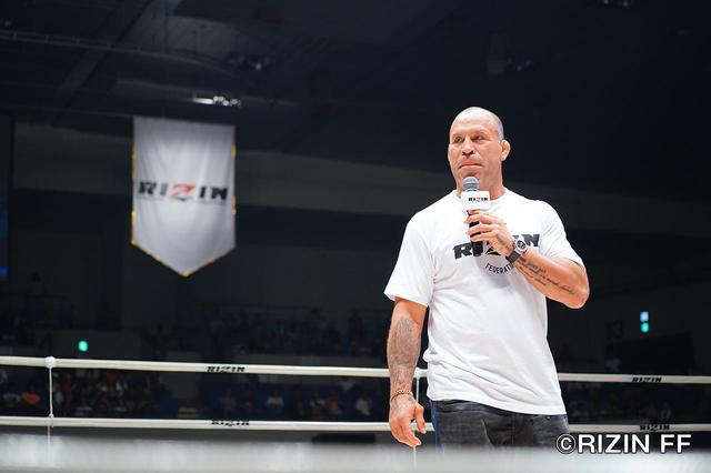 画像: ヴァンダレイ・シウバが大晦日参戦をアピール!