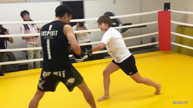 画像2: 浅倉「勝って伸し上っていきたい」、征矢「寝ても立っても仕留めに行く」GOOD SPEED presents RIZIN.18に出場する浅倉カンナと征矢貴が練習を公開!