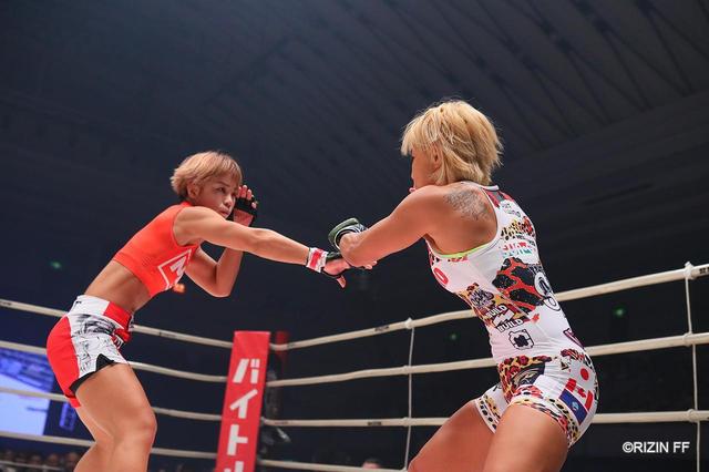 浜崎朱加とハム・ソヒのRIZIN女子スーパーアトム級タイトルマッチが