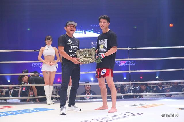 画像2: 榊原CEOリングイン