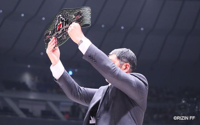 画像3: 【12/29更新】一部時間変更のお知らせ/ライト級GP優勝ベルトを優勝者へ贈呈&試合で使用したグローブが当たるチャンス!