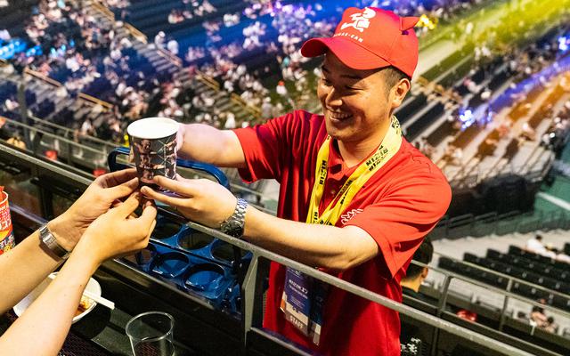 画像: 観客席からデリバリーフードを注文!RIZIN.20で「出前館プレミアムシート」の発売が決定!