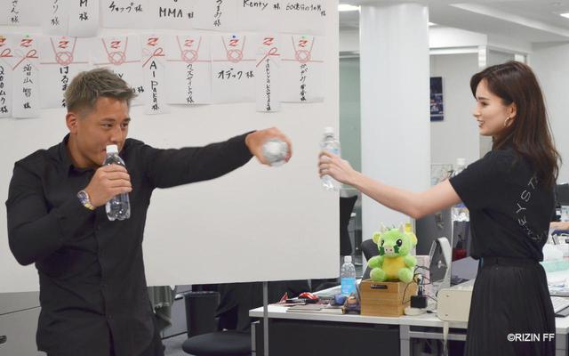 画像4: 大雅がペットボトル持ちシャドーボクシングを紹介!第6回 「榊原社長に呼び出されました」
