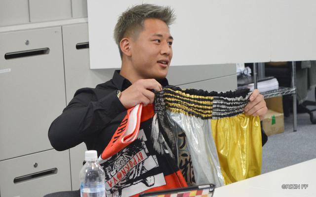 画像2: 大雅がペットボトル持ちシャドーボクシングを紹介!第6回 「榊原社長に呼び出されました」