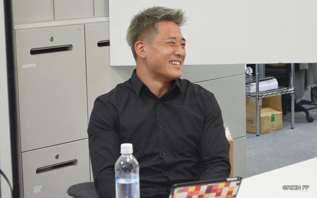 画像6: 大雅がペットボトル持ちシャドーボクシングを紹介!第6回 「榊原社長に呼び出されました」