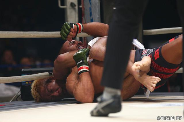 画像1: 「まずは大塚が準決勝進出! 無敗のタハに一本勝ち!!」