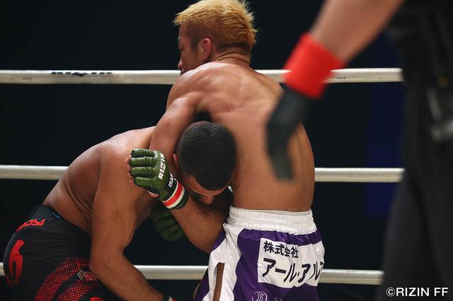 画像2: 「まずは大塚が準決勝進出! 無敗のタハに一本勝ち!!」
