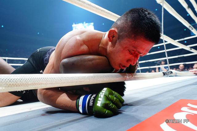 画像4: 「血染めの堀口がケイプを肩固め葬! 決勝進出!!」