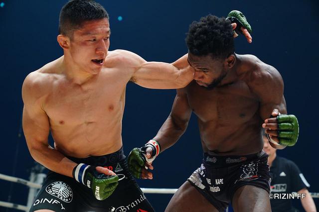 画像3: 「血染めの堀口がケイプを肩固め葬! 決勝進出!!」