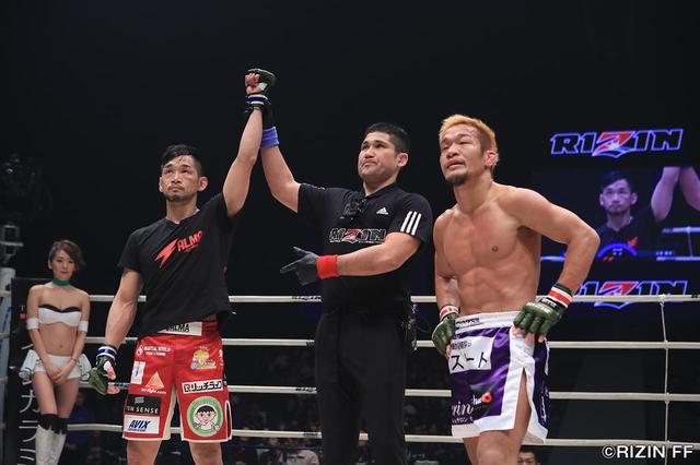 画像5: 「石渡が大塚を判定で破り、決勝の堀口戦へ!!」