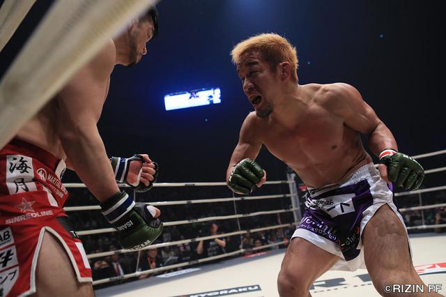 画像4: 「石渡が大塚を判定で破り、決勝の堀口戦へ!!」
