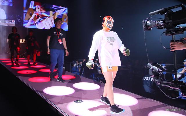 画像: 2019年4月21日(日)RIZIN.15 サライ・オロスコ戦 入場シーン