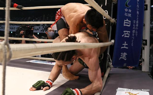 画像2: 目まぐるしい攻防の中で矢地が下した判断とは?!