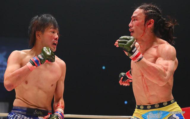 画像2: 印象は矢地のストレート!?お互い譲らない2R目の攻防