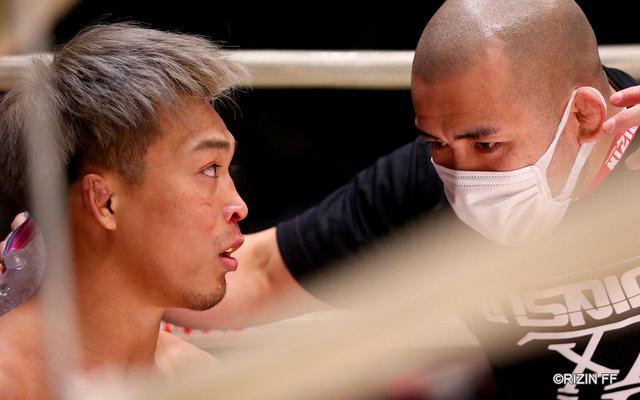 画像6: これぞ所英男!流れるような技と飛び膝『The 所ワールド』