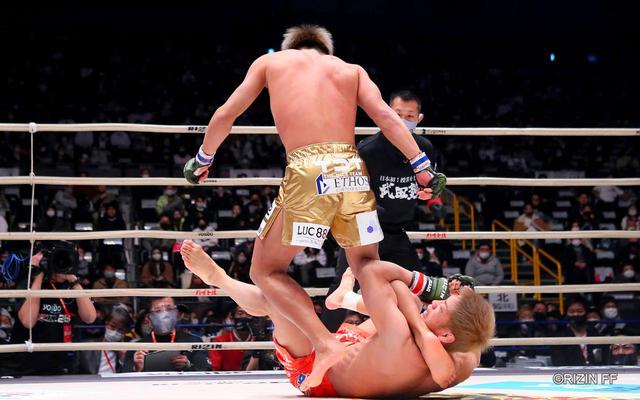 画像2: これぞ所英男!流れるような技と飛び膝『The 所ワールド』