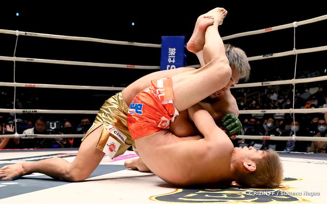 画像4: これぞ所英男!流れるような技と飛び膝『The 所ワールド』