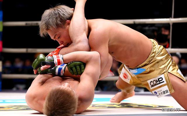 画像7: これぞ所英男!流れるような技と飛び膝『The 所ワールド』