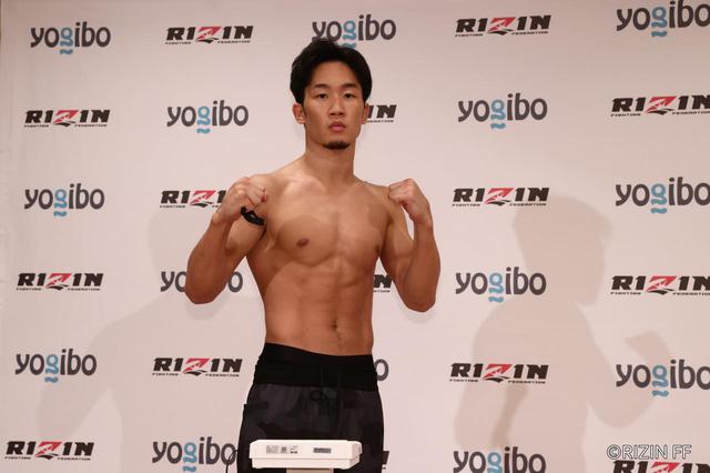 画像1: Fight #10 - 66.0kg: Mikuru Asakura (66.0kg) vs Kleber Koike (65.85kg)