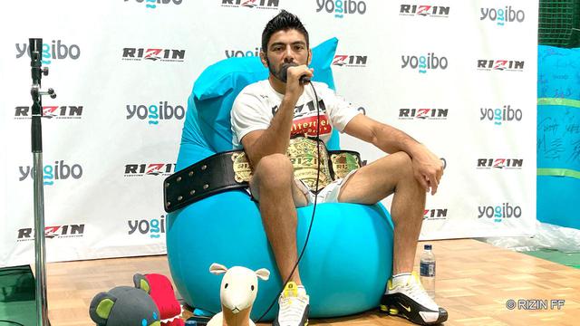 画像2: 「日本、約束に来たよ。RIZINのベルト戻ったよ! 」