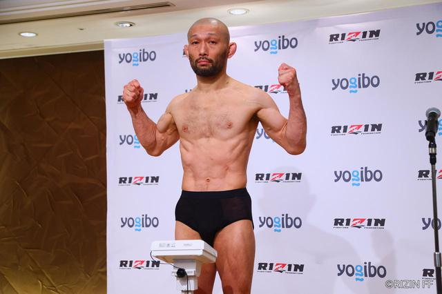 画像2: Fight #10 - 61.0kg : Kenta Takizawa (60.95kg) vs Masakazu Imanari (60.70kg)