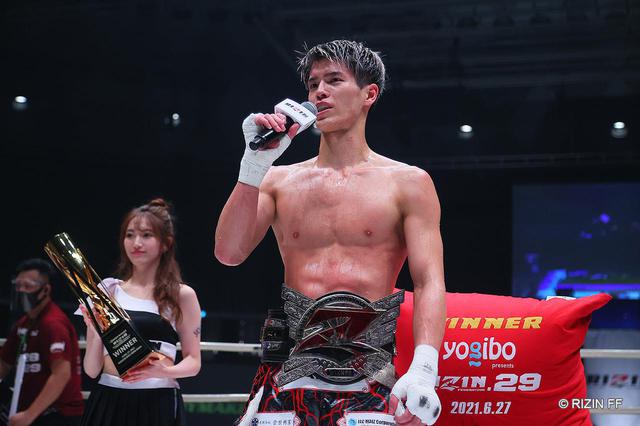 画像2: 白鳥vs.皇治の決勝戦!皇治からダウンを奪い白鳥が優勝!