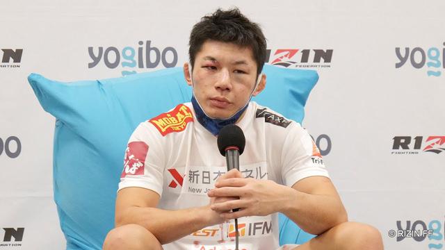 激レアです　朝倉未来　強者理論直筆サイン入りスーパーウルトラレアカード　斎藤戦2 朝倉未来選手vs斎藤裕選手の試合を観ながら解説！なぜ未来選手は