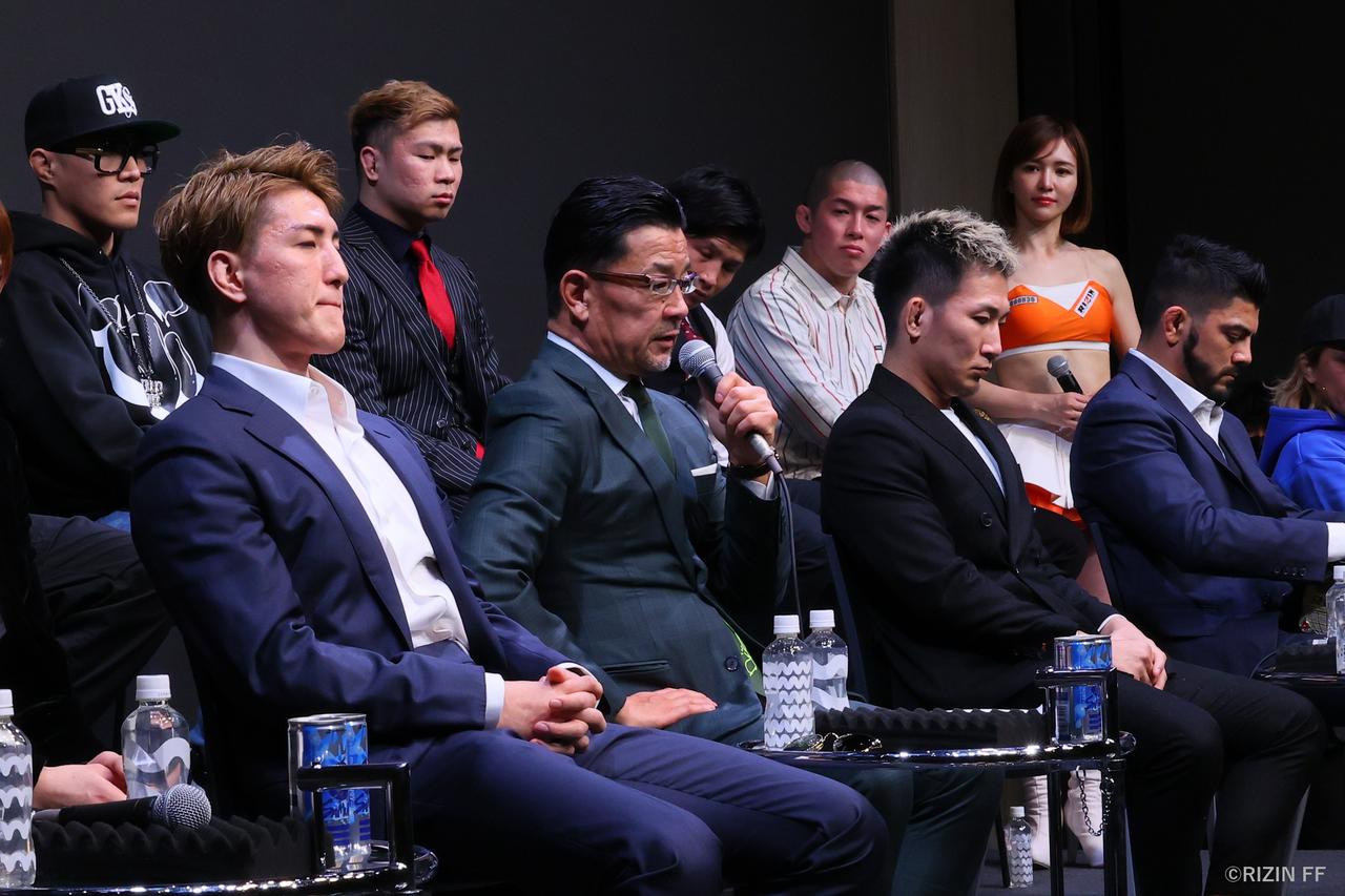 画像 : 2番目の画像 - 「海vs.元谷、井上vs.アーチュレッタのバンタム級ダブルメインが決定！RIZIN.42 有明アリーナ対戦カード発表記者会見」のアルバム - RIZIN FIGHTING FEDERATION オフィシャルサイト