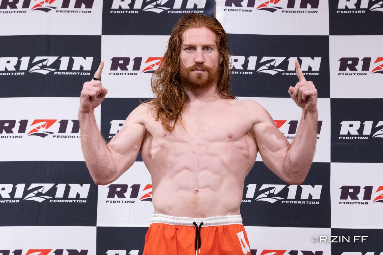 画像 : 2番目の画像 - 「RIZIN.42 全選手計量結果 フェイスオフ、計量結果、身長差、リーチ差を掲載中」のアルバム - RIZIN FIGHTING FEDERATION オフィシャルサイト