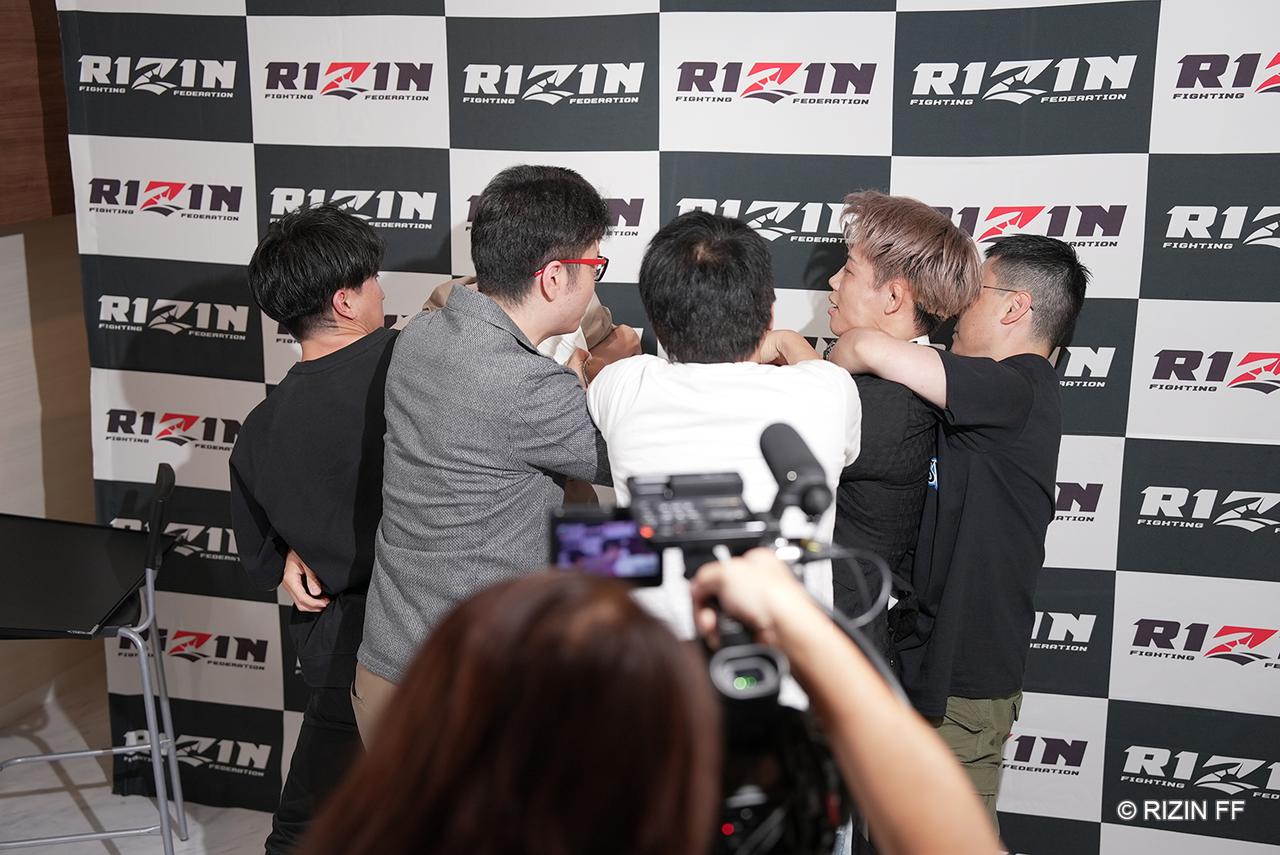 画像 : 6番目の画像 - あわや乱闘？！一触即発の質疑応答 - RIZIN FIGHTING FEDERATION オフィシャルサイト
