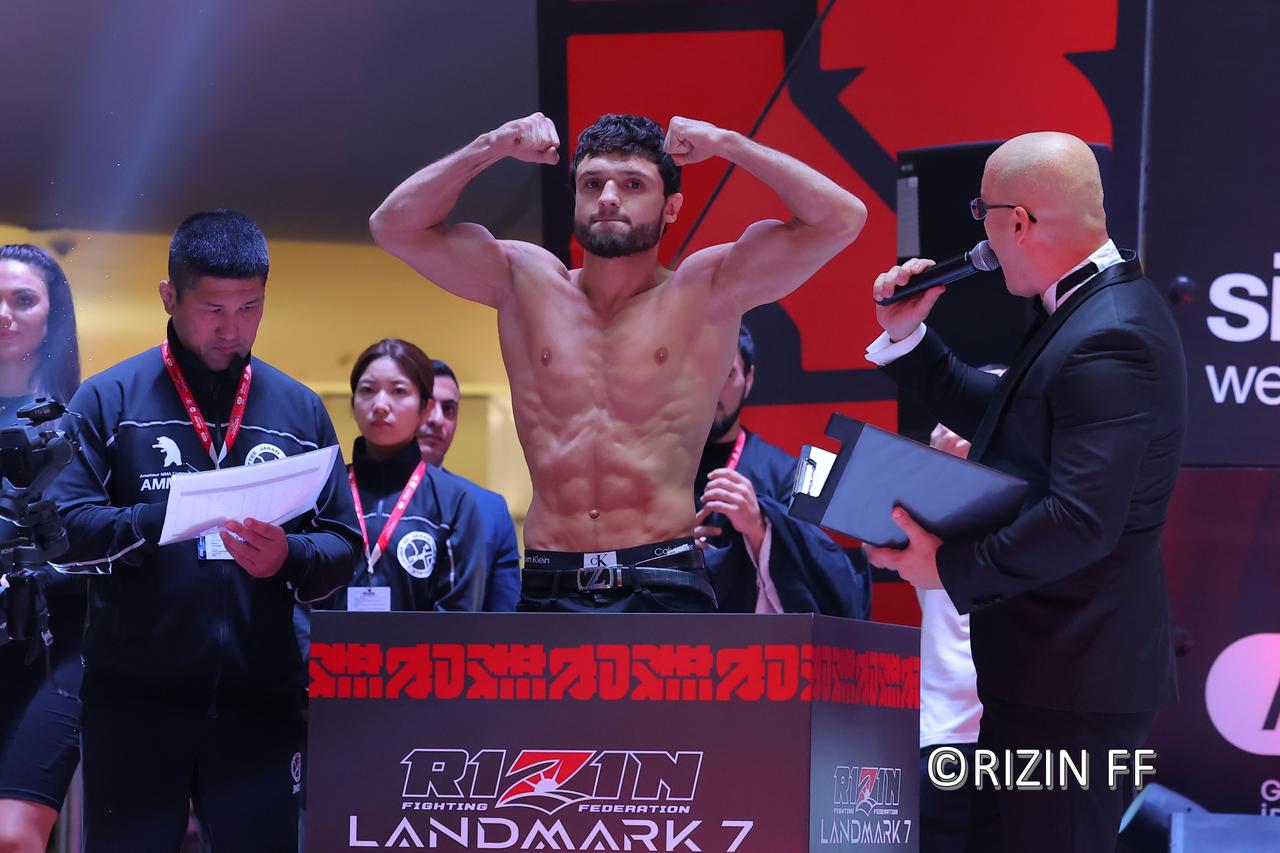 画像 : 2番目の画像 - 第10試合／ヴガール・ケラモフ vs. 鈴木千裕 - RIZIN FIGHTING FEDERATION オフィシャルサイト