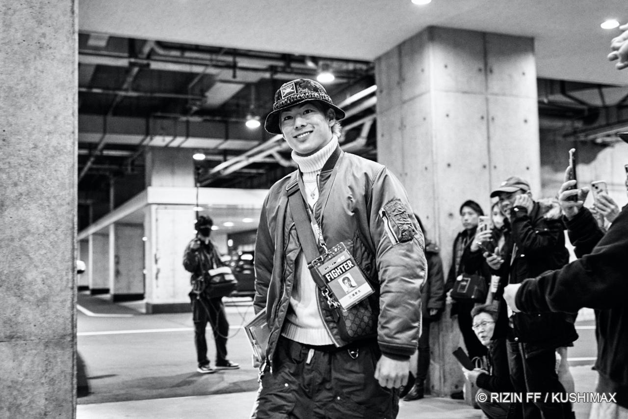 画像 : 2番目の画像 - 第8試合／三浦孝太 vs. 皇治 - RIZIN FIGHTING FEDERATION オフィシャルサイト