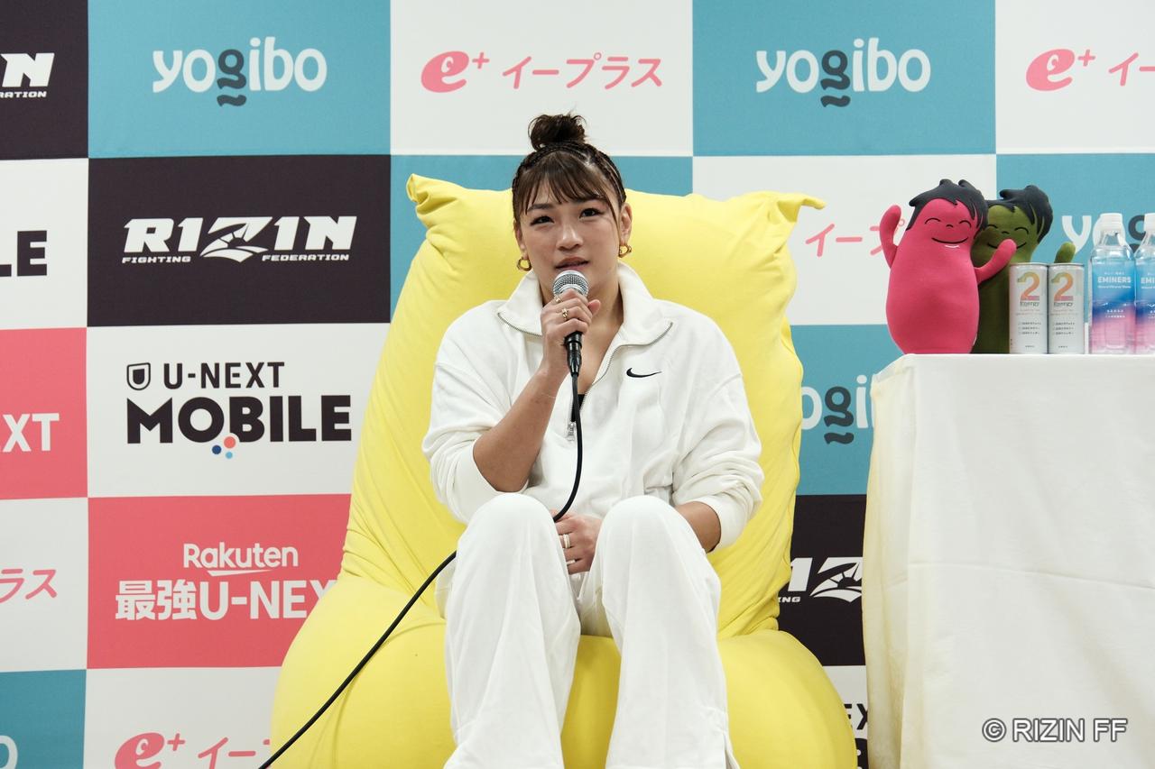 画像3: RENA「ちょっと『このまま辞めれんな』って思っているので」