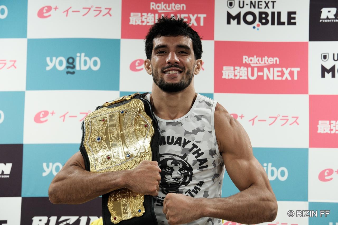 画像1: イルホム・ノジモフ「このベルトをきっちりと防衛していきたい」