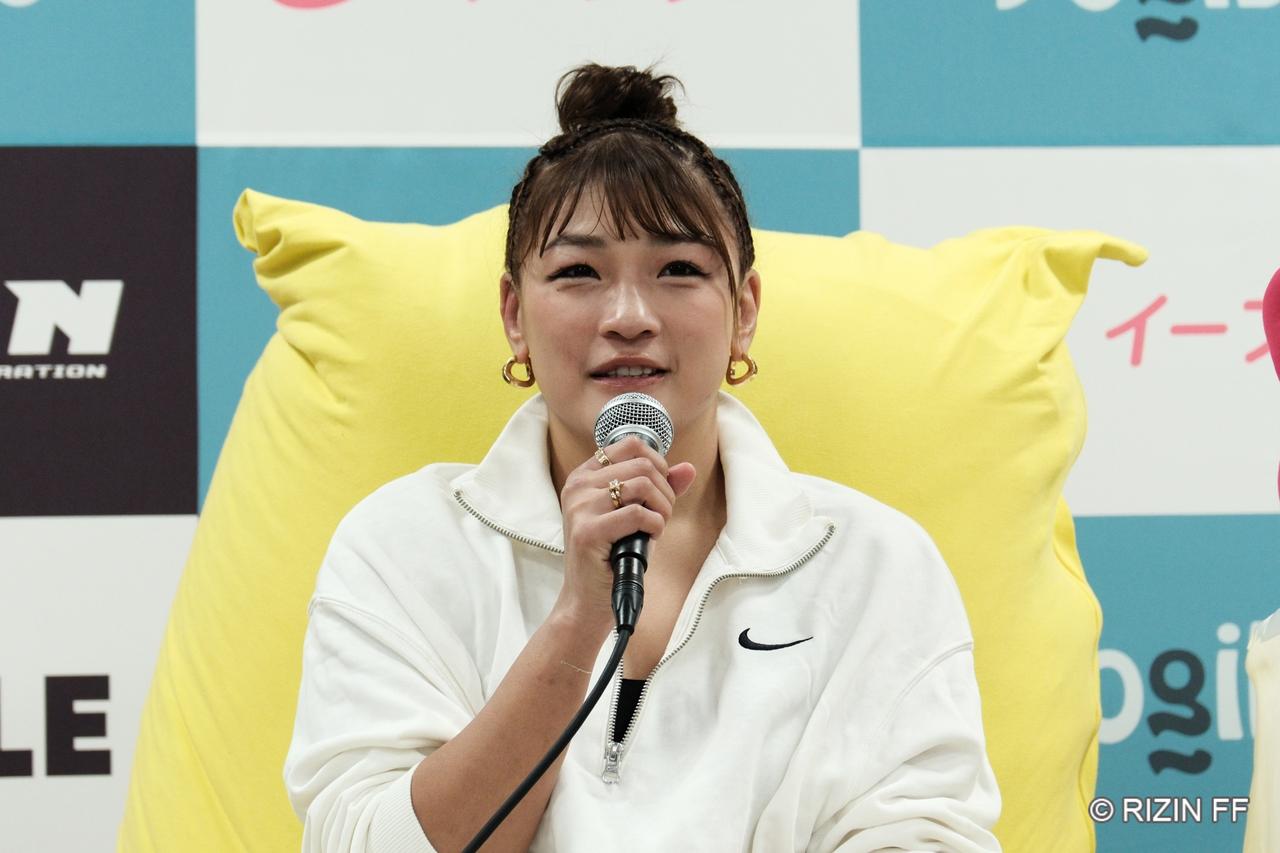 画像1: RENA「ちょっと『このまま辞めれんな』って思っているので」