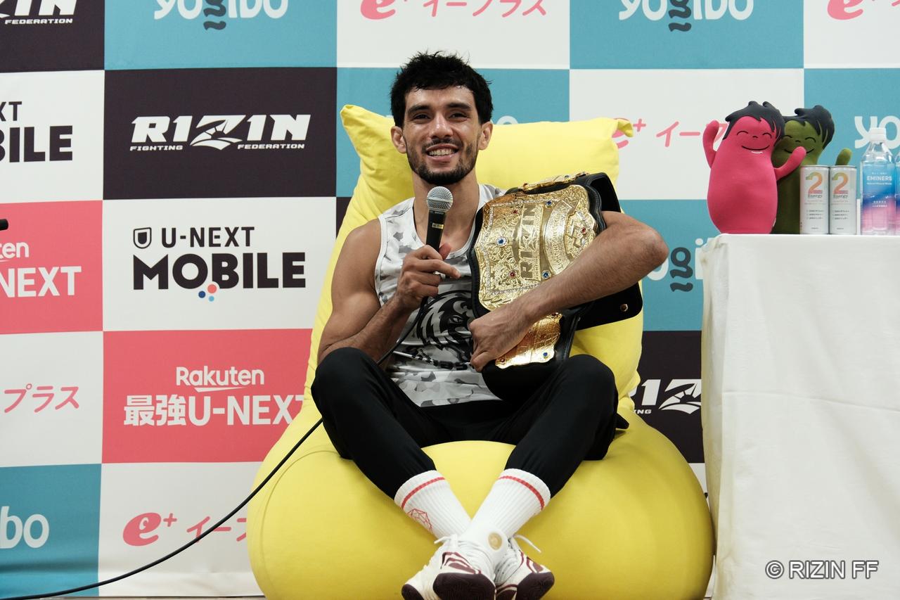 画像3: イルホム・ノジモフ「このベルトをきっちりと防衛していきたい」