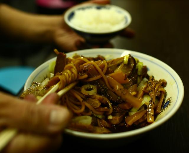 画像3: 富山ブラックの正しい食べ方~大喜編~