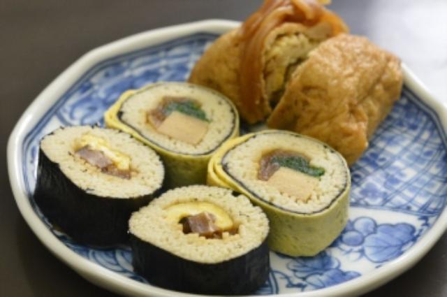 画像8: 月刊ゴルフダイジェスト1月号で紹介した「尾張屋」の上天ぷらそば。