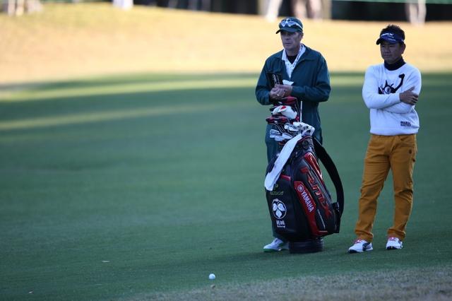 画像: *藤田寛之はデビュー時から葛城GCのスポンサーロゴが入る