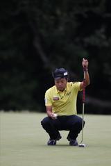 画像: 片山はバックストライク2ボールを長尺にして使用していた。2010年ブリヂストンオープンにて撮影