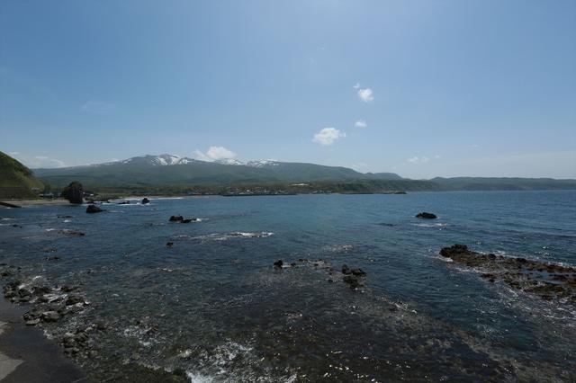 画像: 小樽CC旧コースから少し西へ。こちら『日本の渚百選』にも選ばれた島武意海岸。この透明度は関東地方にはないぞ…。