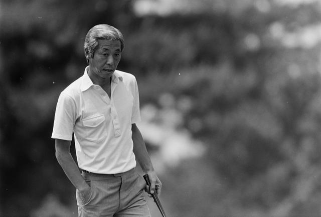 画像3: 中部銀次郎「握る」「狙う」「立つ」の手順
その②グリップを “しっかり”させ 肩の力を抜くのは難しい