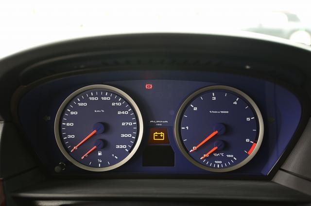 画像: メーターは330kmまで