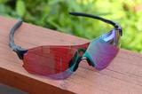 画像: オークリーと言えばプリズムレンズ! jp.oakley.com
