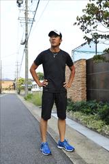 画像: まだ小鳥のチュンチュンという鳴き声が聞こえるぐらい、静かな時間帯に現れた上井プロ