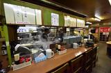 画像: こちら店内。帯屋町で飲み過ぎた人たちが必ず最後に訪れる、いわば「ヨッパライの名店」ですね