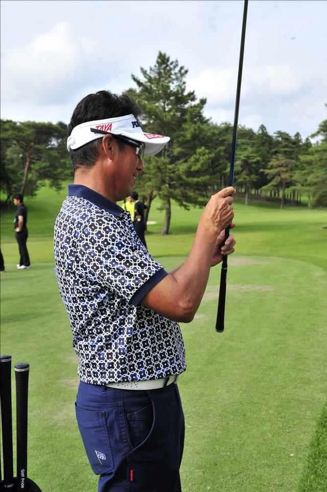 画像: おっ、何コレ?新しいシャフト?