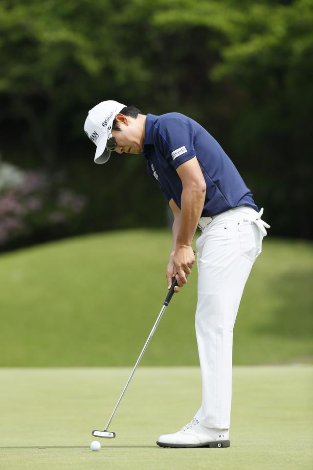 画像: "10歩の距離を繰り返す"キム・キョンテ