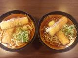 画像: 右が店長おすすめの鯛ちくわ天そば。左がうどん。うどんも美味しそうに見えませんか?