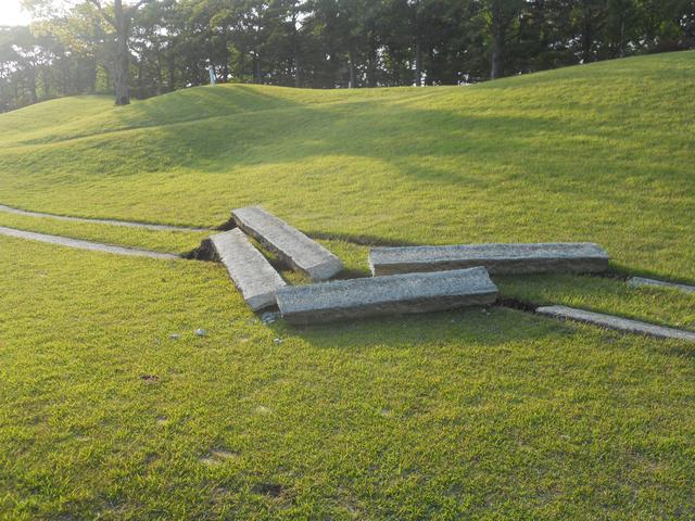 画像: 地震直後の18番ホールのカート道